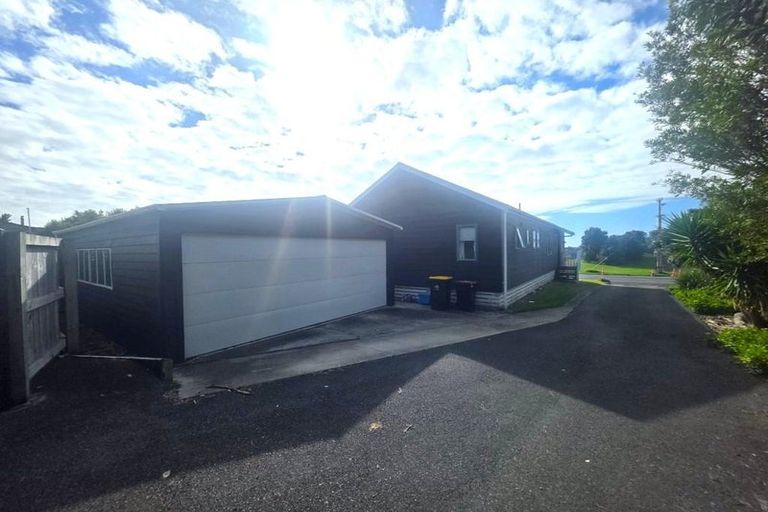 Photo of property in 1012 Papamoa Beach Road, Papamoa Beach, Papamoa, 3118