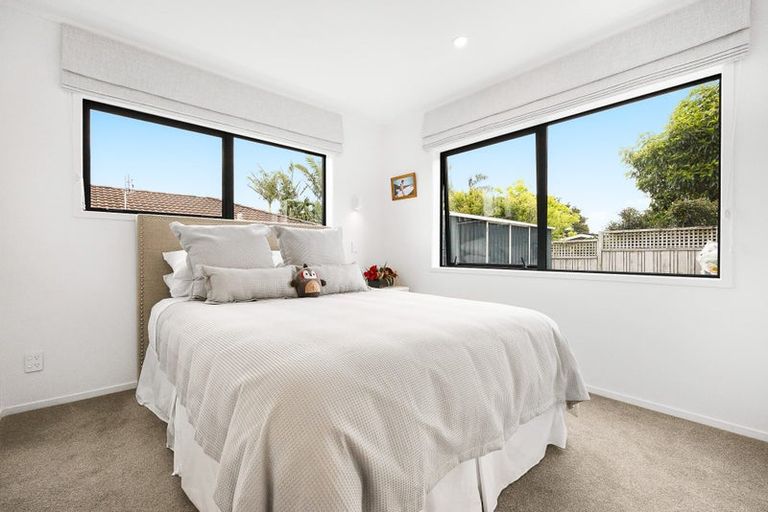 Photo of property in 2/58 Hillcrest Avenue, Hillcrest, Auckland, 0627