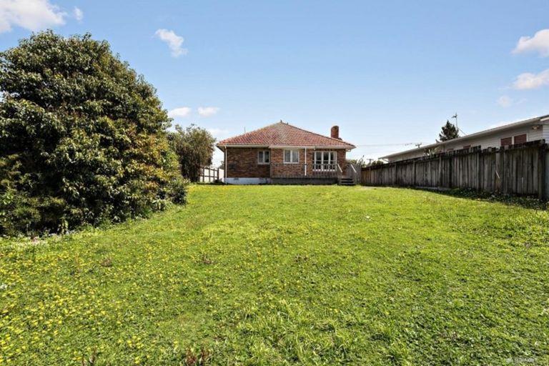 Photo of property in 70 Portage Road, New Lynn, Auckland, 0600