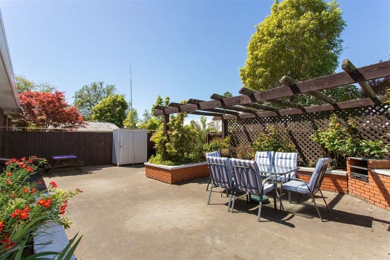 Photo of property in 18 Rembrandt Place, Burnside, Christchurch, 8053