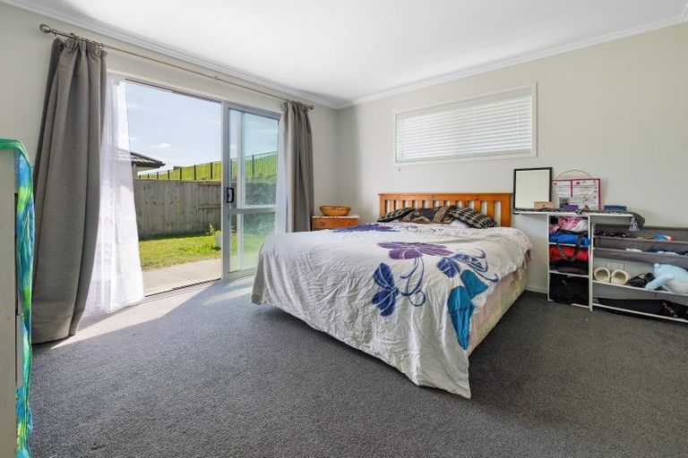 Photo of property in 16 Stingray Drive, Omokoroa, 3114