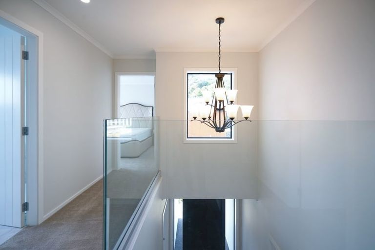 Photo of property in 18 Prestbury Grove, Churton Park, Wellington, 6037