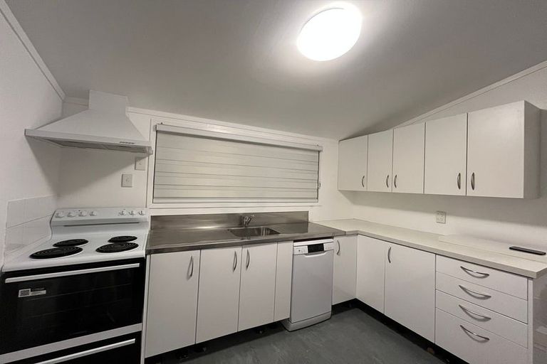Photo of property in 115 Sutherland Road, Brookfield, Tauranga, 3110