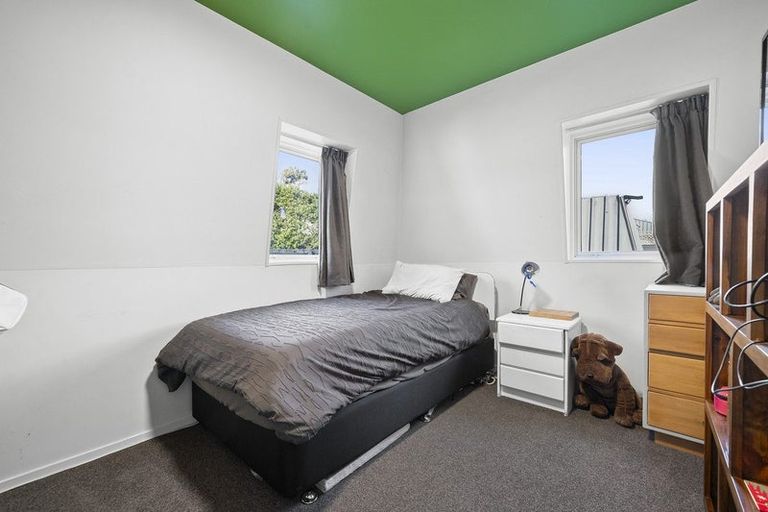 Photo of property in 5 Queenspark Drive, Parklands, Christchurch, 8083