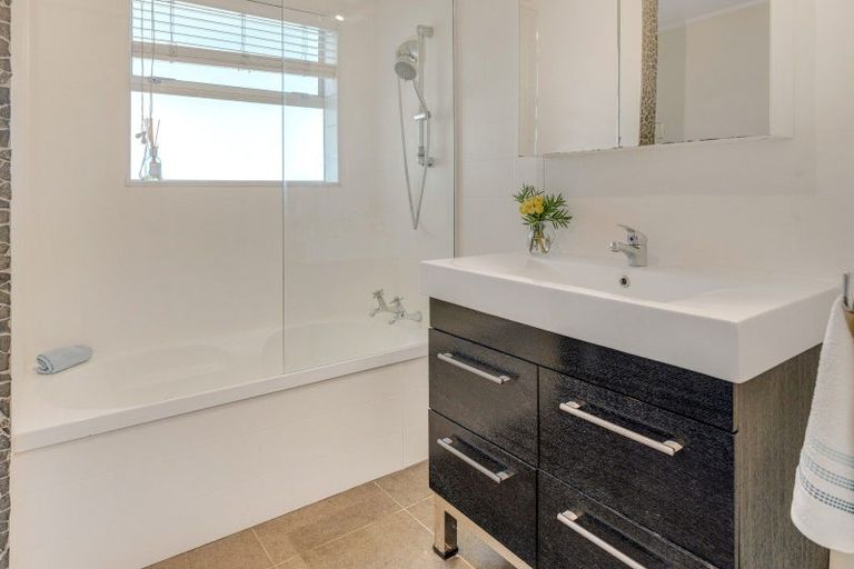 Photo of property in 20a Riverlea Avenue, Pakuranga, Auckland, 2010