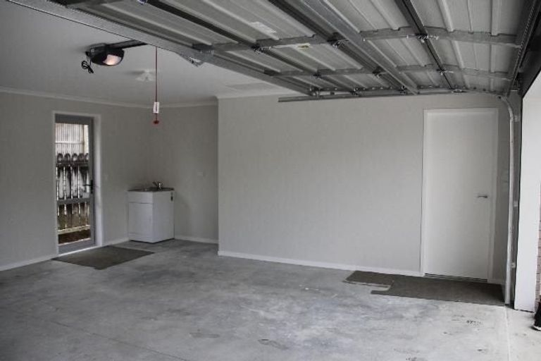 Photo of property in 56 Taikata Road, Te Atatu Peninsula, Auckland, 0610