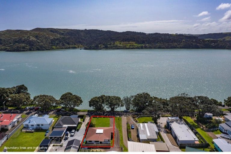 Photo of property in 23 Cliff Street, Raglan, 3225