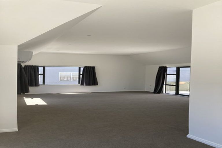 Photo of property in Victoria Town Houses, 1/219 Victoria Street, Te Aro, Wellington, 6011
