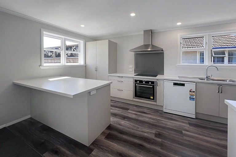Photo of property in 27 Seddon Street, Takaro, Palmerston North, 4412