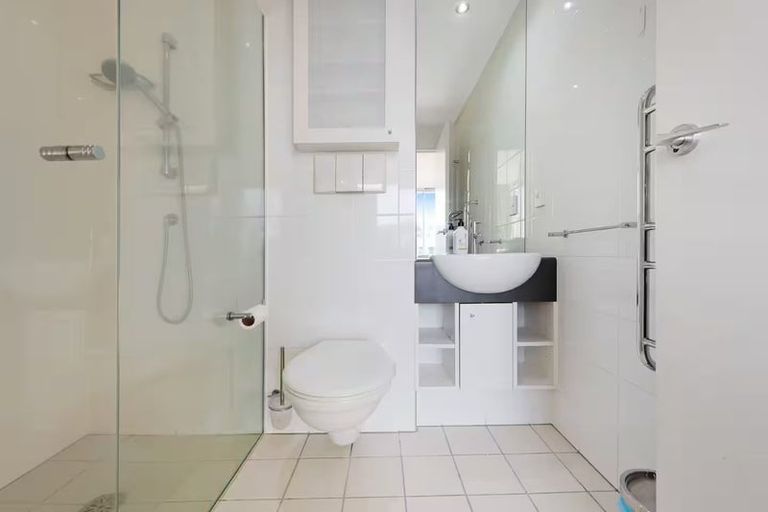 Photo of property in Sanctum Apartments, 73/10a Ebor Street, Te Aro, Wellington, 6011
