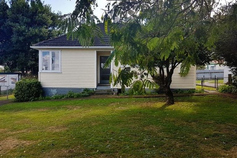 Photo of property in 6 Freyberg Terrace, Waipukurau, 4200