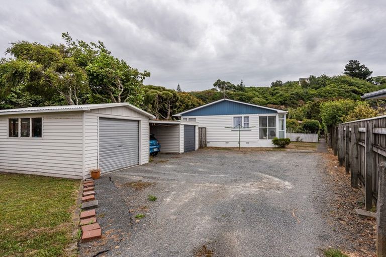 Photo of property in 13f3 Luckie Street, Tawa, Wellington, 5028