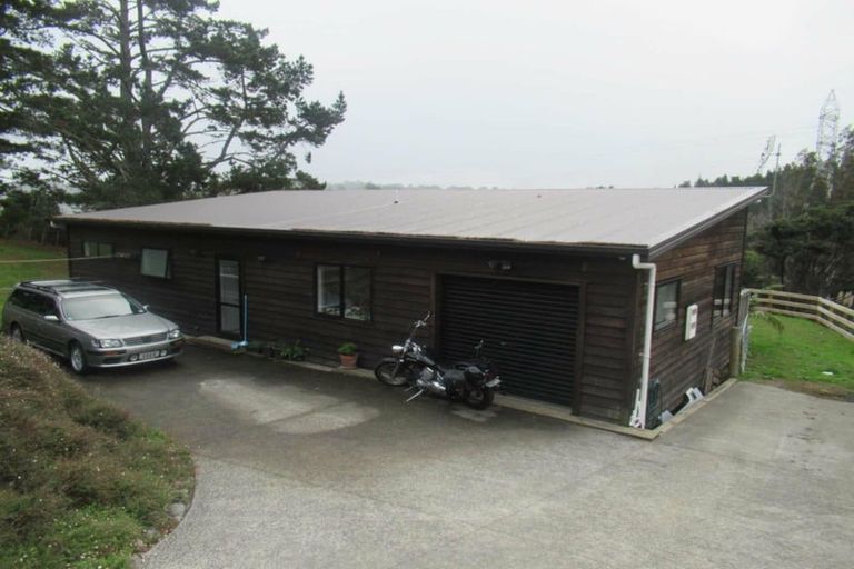 Photo of property in 211 Paremoremo Road, Lucas Heights, Auckland, 0632