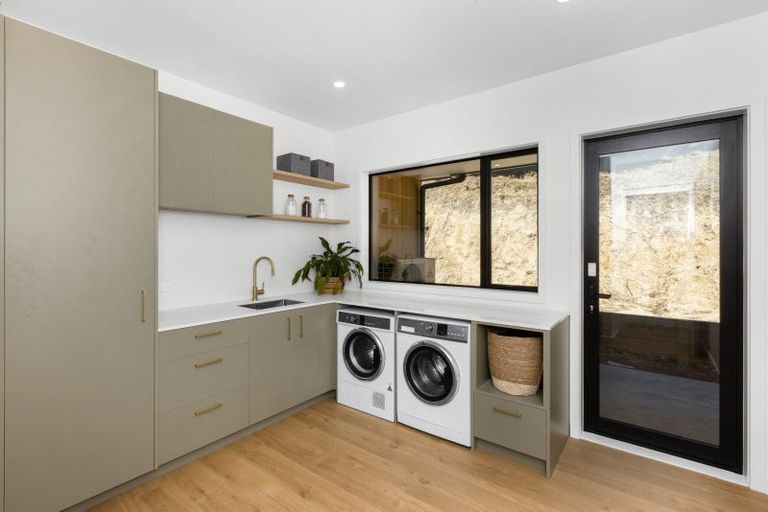 Photo of property in 4 Te Roera Drive, Taradale, Napier, 4112