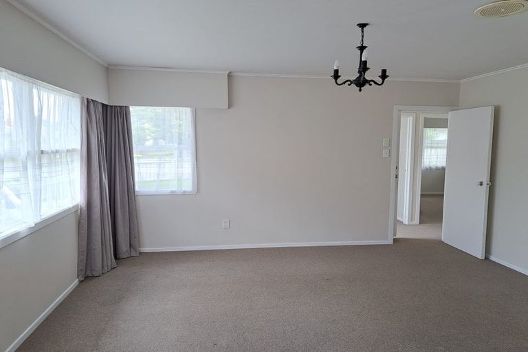 Photo of property in 12 Roby Street, Te Atatu Peninsula, Auckland, 0610