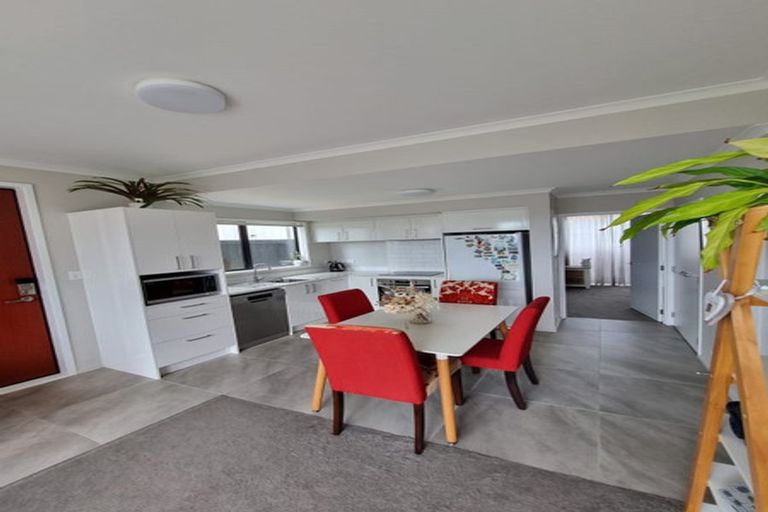 Photo of property in 10 Raranga Lane, Hobsonville, Auckland, 0616