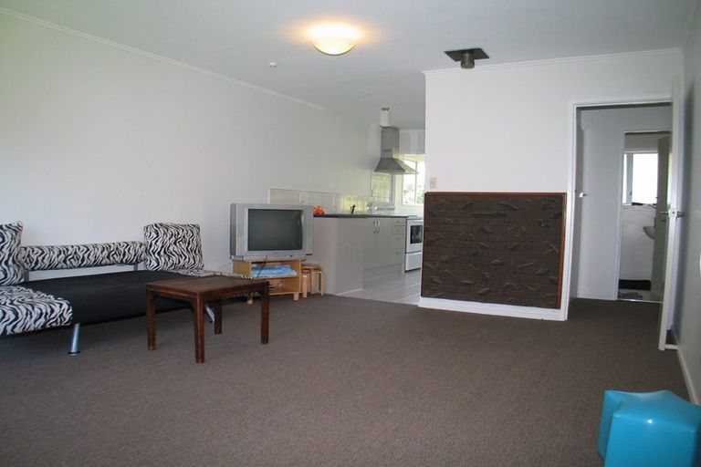 Photo of property in 11a/4 Bayside Avenue, Te Atatu Peninsula, Auckland, 0610