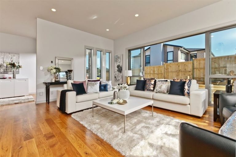Photo of property in 120 San Valentino Drive, Henderson, Auckland, 0612