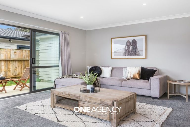 Photo of property in 27 Moonsail Drive, Whitby, Porirua, 5024