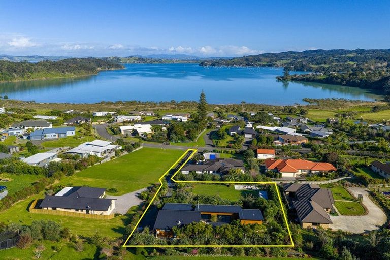 Photo of property in 29 Muritai Road, Parua Bay, Whangarei, 0174