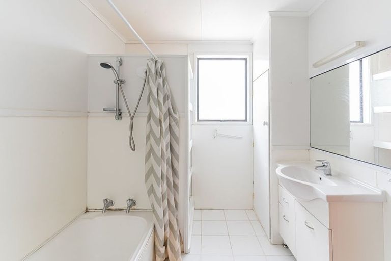 Photo of property in 97 Botanical Road, Takaro, Palmerston North, 4412