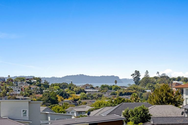 Photo of property in 1/126 Whangaparaoa Road, Red Beach, 0932