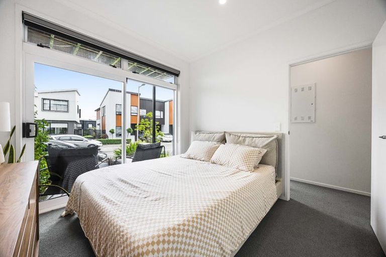Photo of property in 25 Marine Parade, Hobsonville, Auckland, 0616