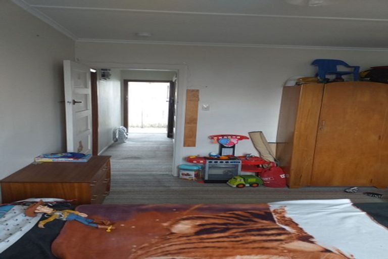 Photo of property in 5 Larsen Street, Westport, 7825