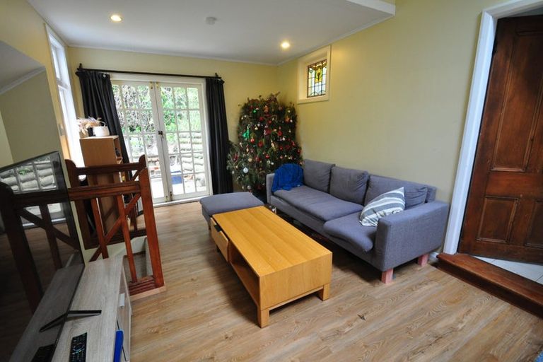 Photo of property in 140 Glenmore Street, Northland, Wellington, 6012