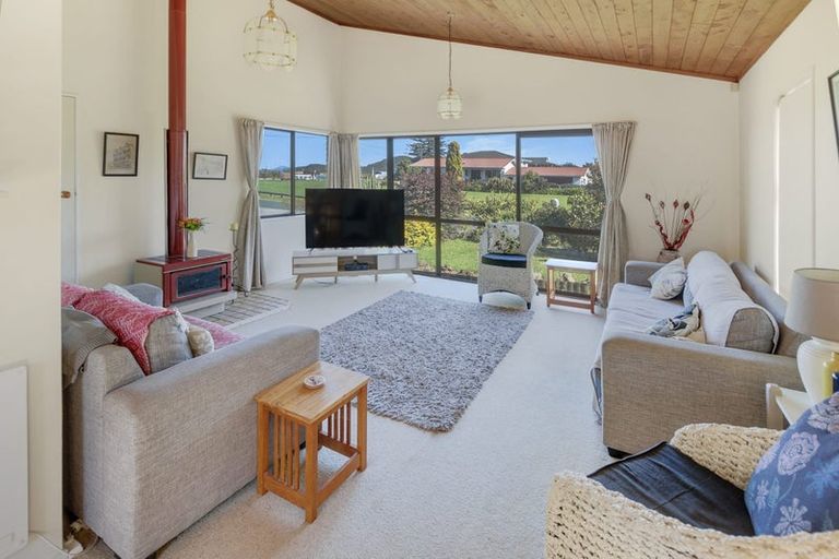 Photo of property in 4 Kopipi Crescent, Ngunguru, Whangarei, 0173