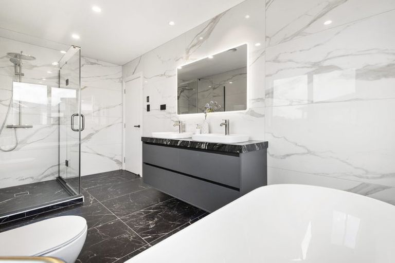Photo of property in 2 Taku Close, Long Bay, Auckland, 0630