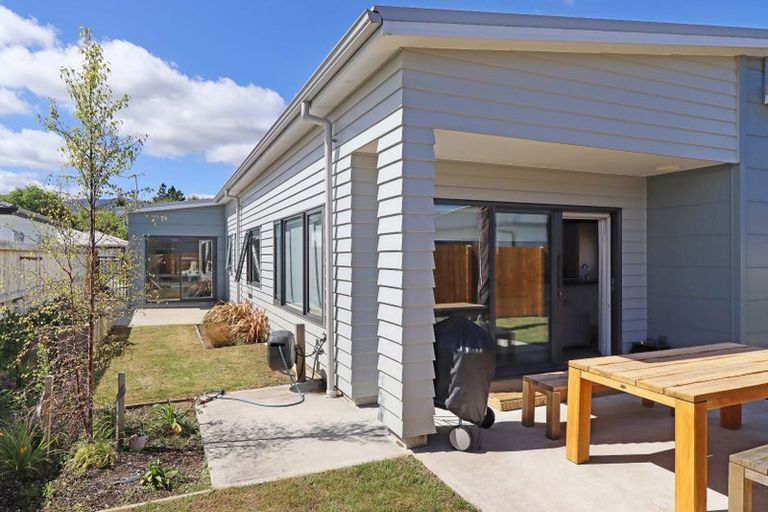 Photo of property in 4 Grovedale Square, Wainuiomata, Lower Hutt, 5014