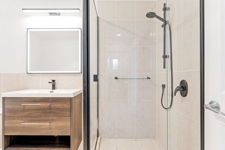 Photo of property in 15 Lagoon View, Gulf Harbour, Whangaparaoa, 0930