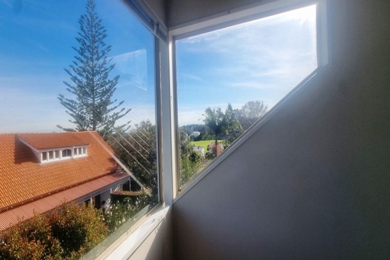 Photo of property in 2/86 Birkenhead Avenue, Birkenhead, Auckland, 0626