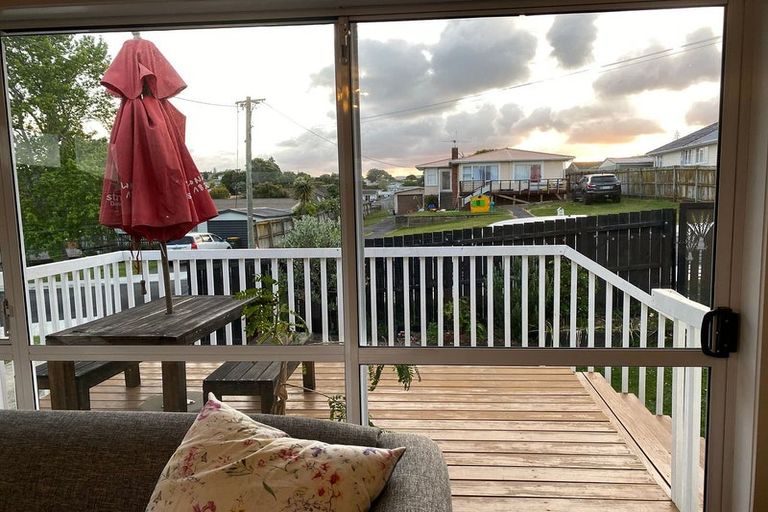 Photo of property in 12 Poto Street, Te Atatu South, Auckland, 0610