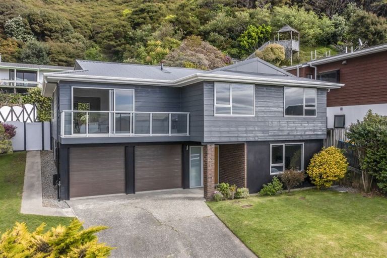 Photo of property in 35 Leeward Drive, Whitby, Porirua, 5024
