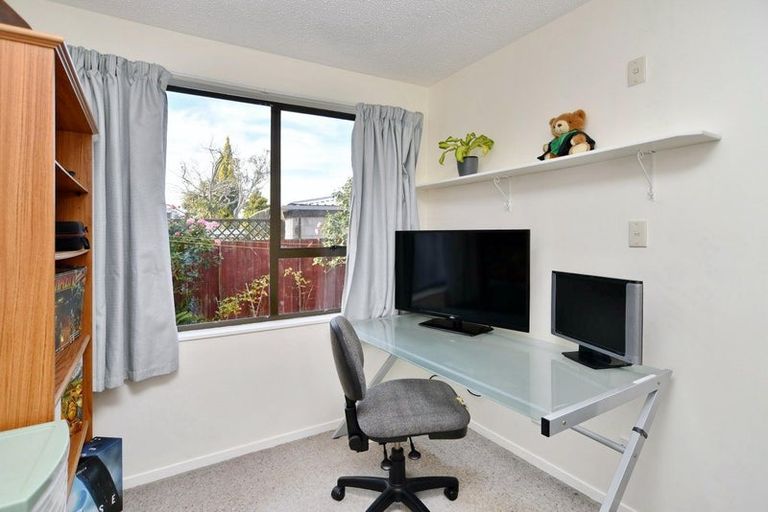 Photo of property in 1/40b Chipping Lane, Redwood, Christchurch, 8051
