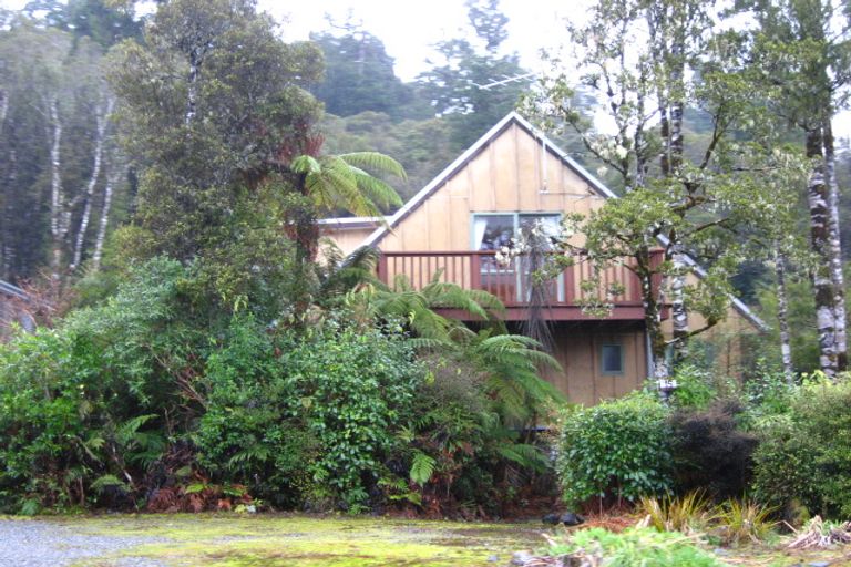 Photo of property in 15 Korua Street, Moana, 7872