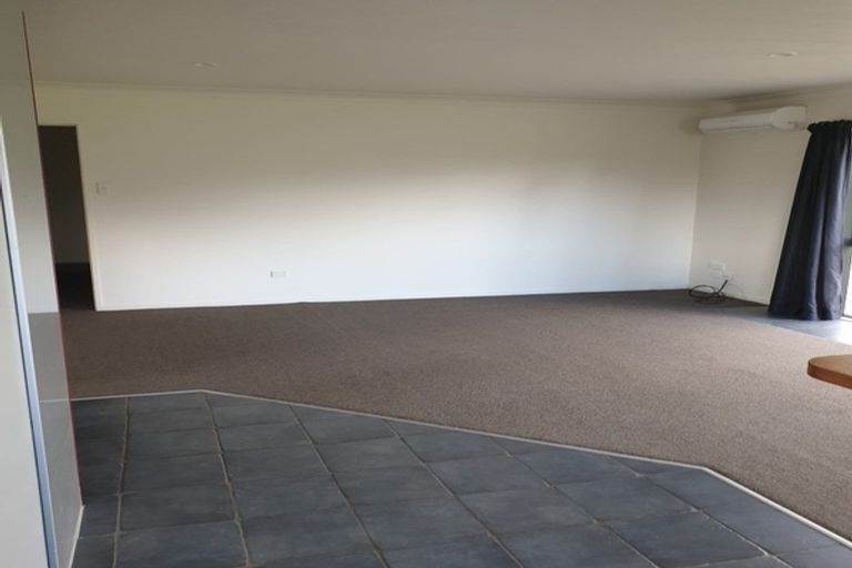Photo of property in 16 Karioitahi Road, Waiuku, 2123