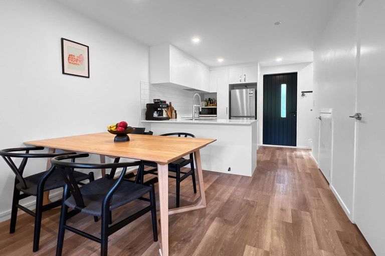 Photo of property in 31 Tokai Place, Glen Eden, Auckland, 0602