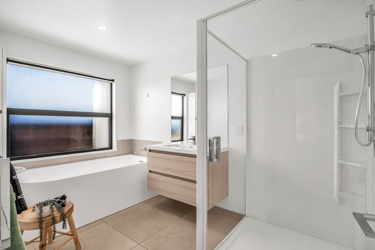 Photo of property in 17 Angus Place, Rangiora, 7400