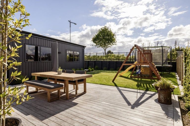 Photo of property in 1 Kiritiana Close, Pyes Pa, Tauranga, 3112