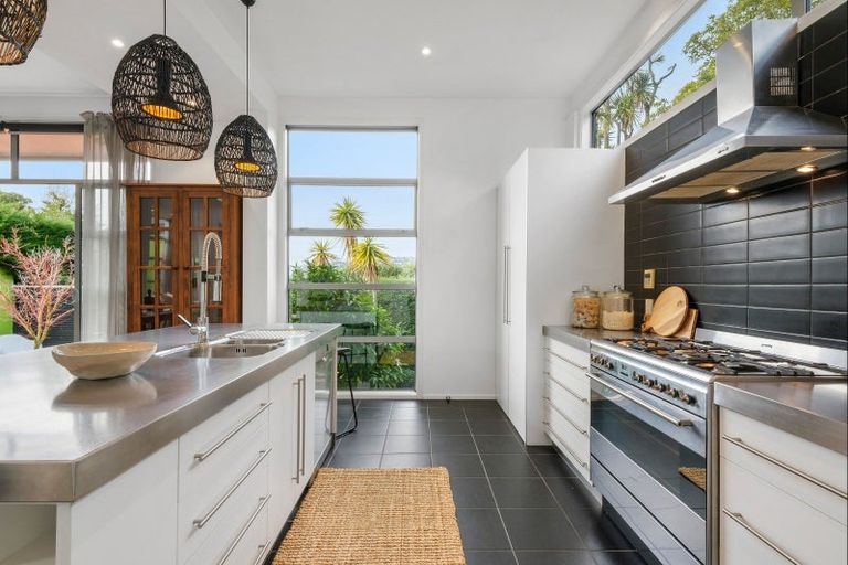 Photo of property in 5 Whareora Terrace, Cashmere, Christchurch, 8022