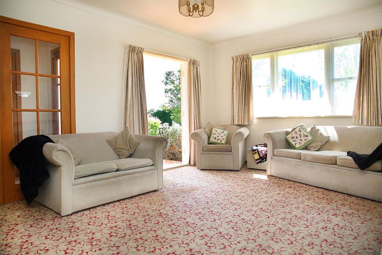 Photo of property in 32 Youngs Road, Papakura, 2110