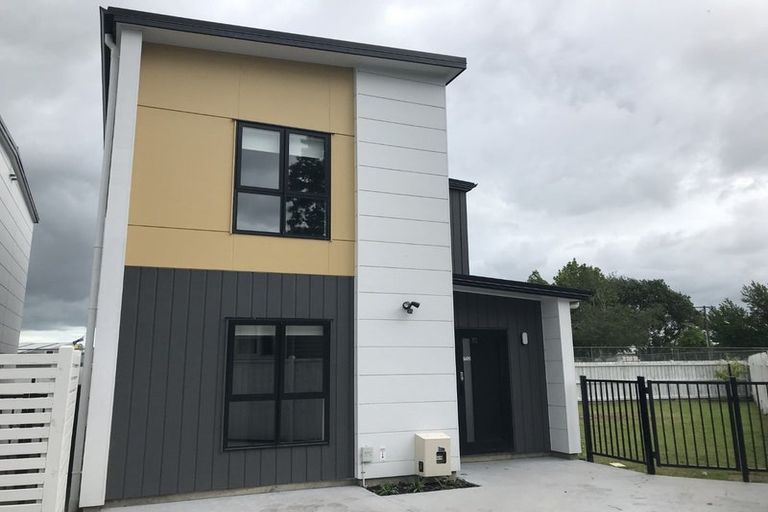 Photo of property in 12 Emmadale Lane, Hamilton East, Hamilton, 3216