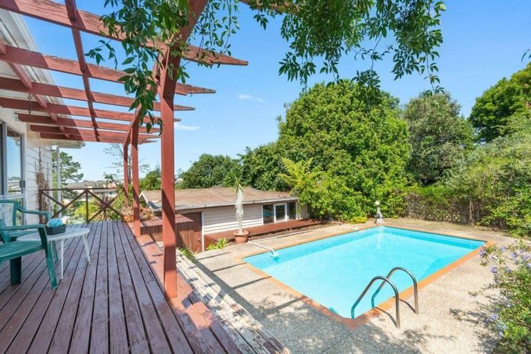 Photo of property in 11 Poto Street, Te Atatu South, Auckland, 0610