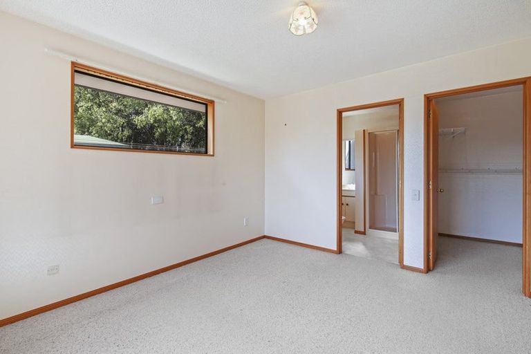 Photo of property in 24 Woodbury Street, Avonhead, Christchurch, 8042