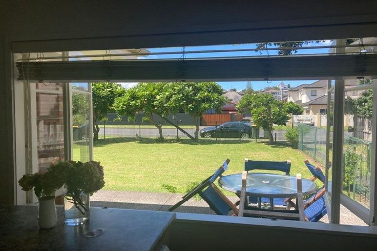 Photo of property in 15 Hattaway Avenue, Bucklands Beach, Auckland, 2012