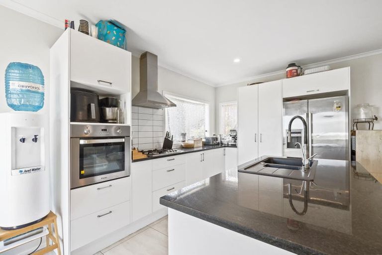 Photo of property in 159 Keri Vista Rise, Papakura, 2110