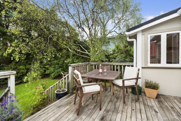 Photo of property in 28 Hohiria Road, Hataitai, Wellington, 6021
